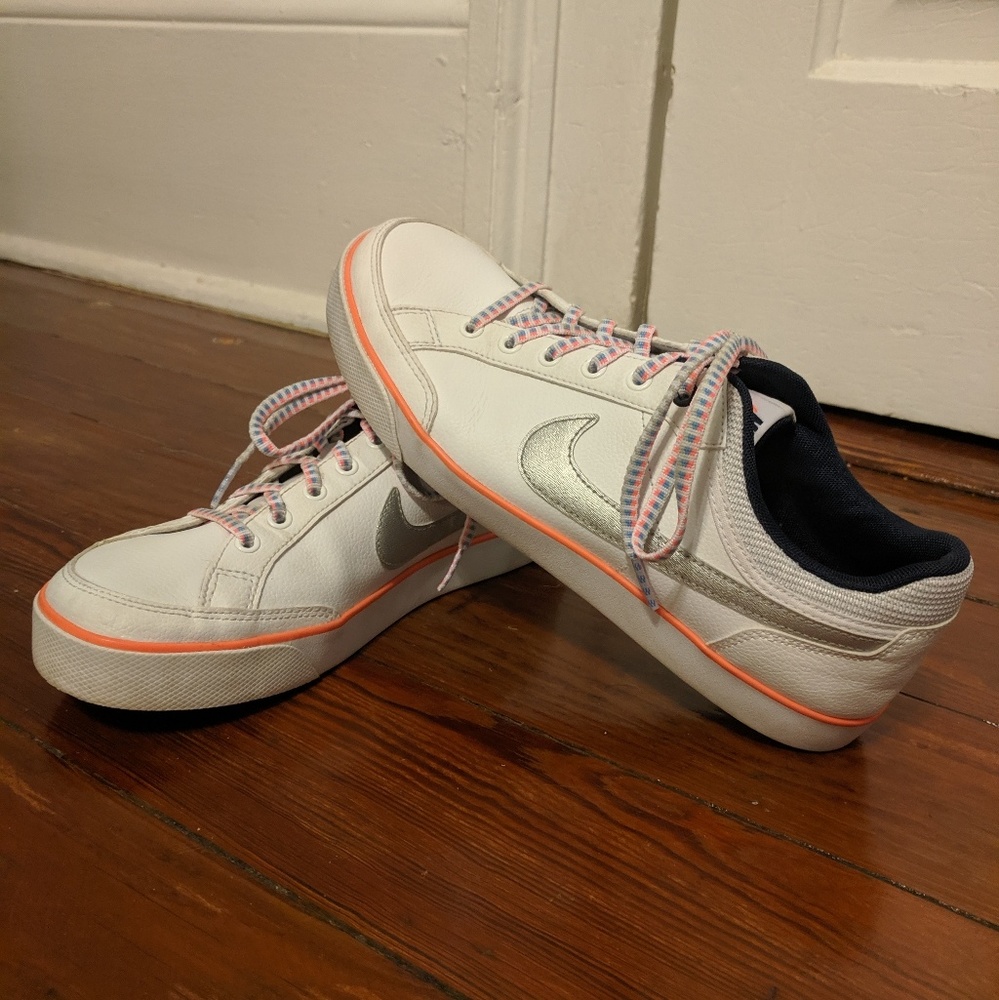 Like New Nike Capri 3 LTR